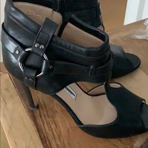 Manolo blahnik sandal bootie. Black size 37